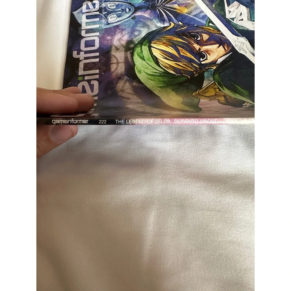 Game Informer Issue #222 The Legend of Zelda Skyward Sword October 2011